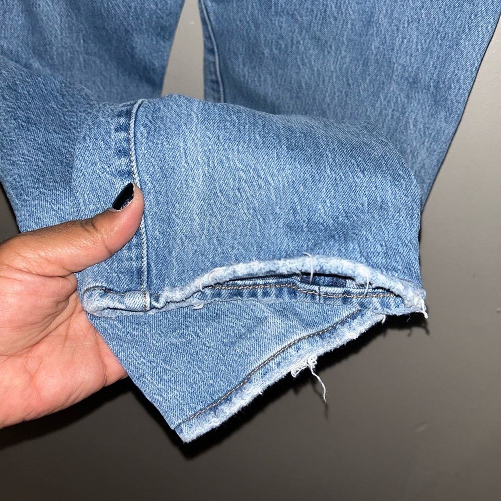 Levi’s Jeans - premium “wedgie straight” distressed medium blue button fly - Picture 8 of 13